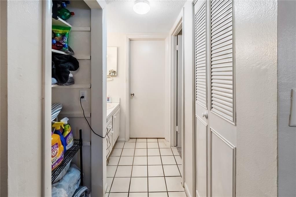 For Sale: $100,000 (1 beds, 1 baths, 663 Square Feet)