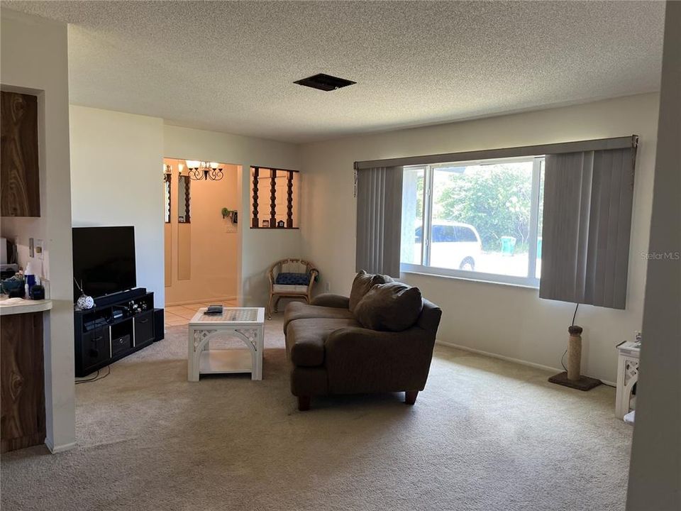 For Sale: $249,000 (2 beds, 2 baths, 1302 Square Feet)