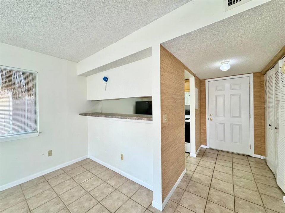 For Rent: $1,200 (1 beds, 1 baths, 552 Square Feet)