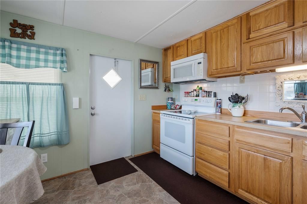 Great kitchen with updated cabinets, counter tops, and newer appliances.