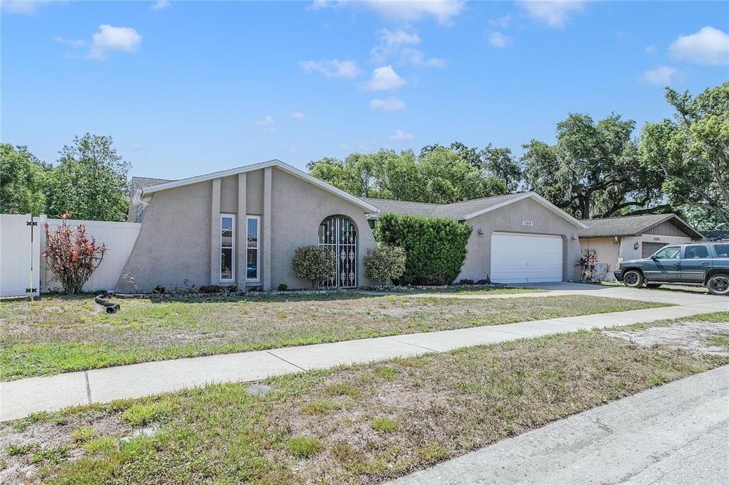 For Sale: $346,900 (3 beds, 2 baths, 1860 Square Feet)