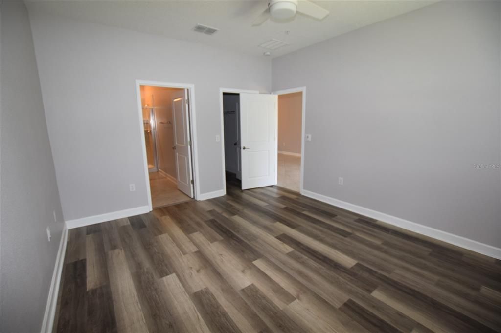 For Rent: $2,250 (2 beds, 2 baths, 1374 Square Feet)