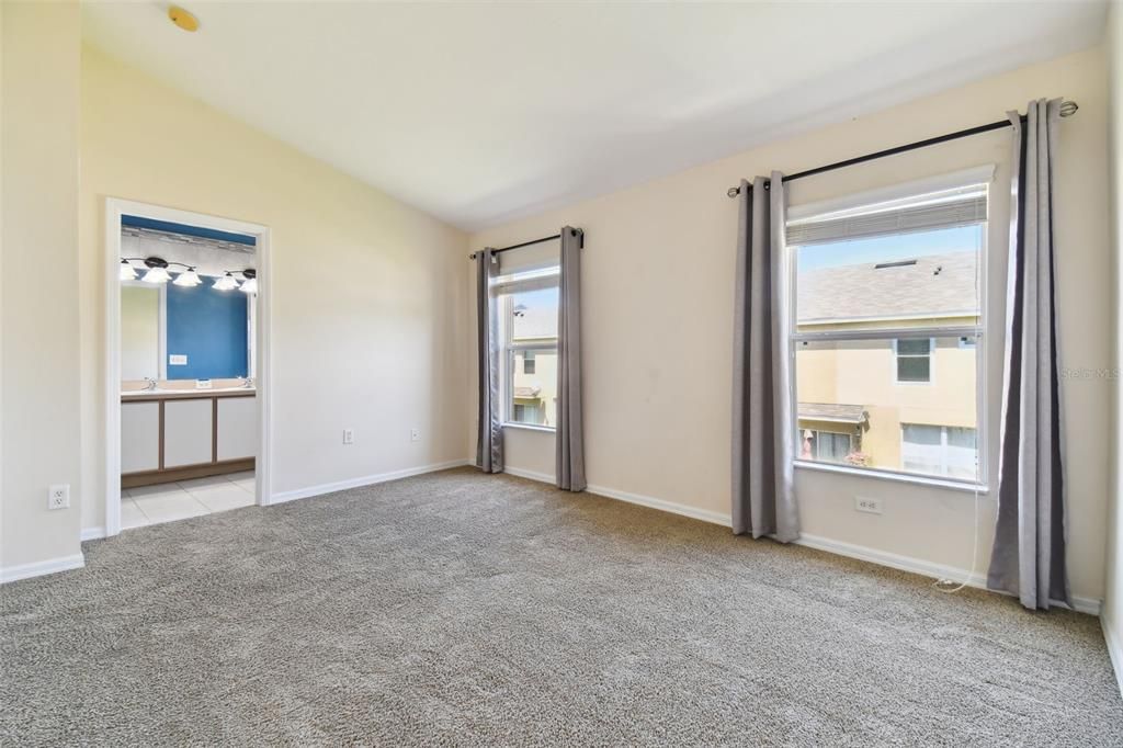 For Sale: $252,900 (2 beds, 2 baths, 1333 Square Feet)