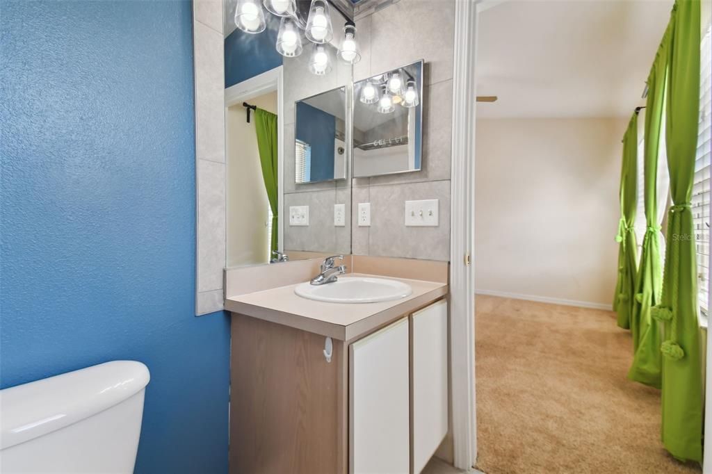 For Sale: $252,900 (2 beds, 2 baths, 1333 Square Feet)