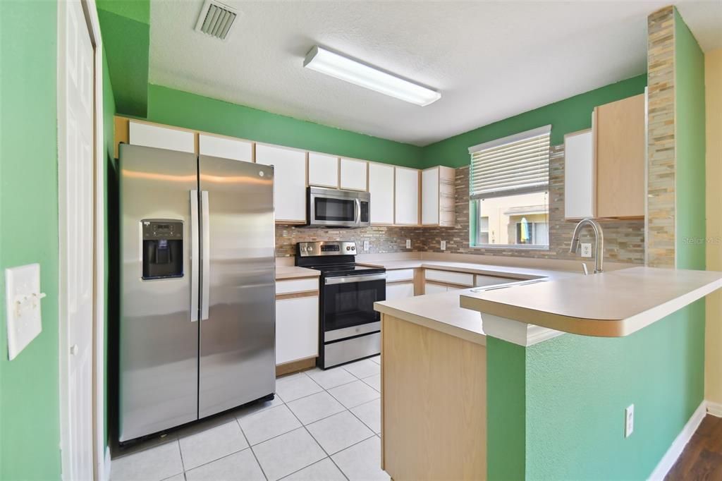 For Sale: $252,900 (2 beds, 2 baths, 1333 Square Feet)