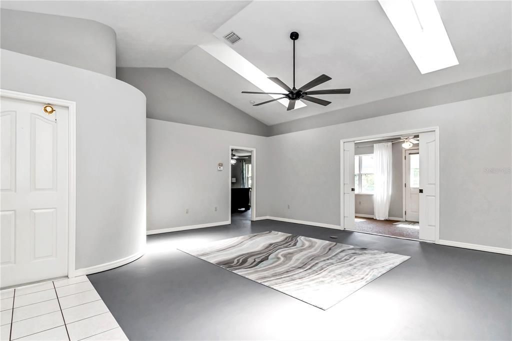 For Sale: $324,000 (3 beds, 2 baths, 1694 Square Feet)