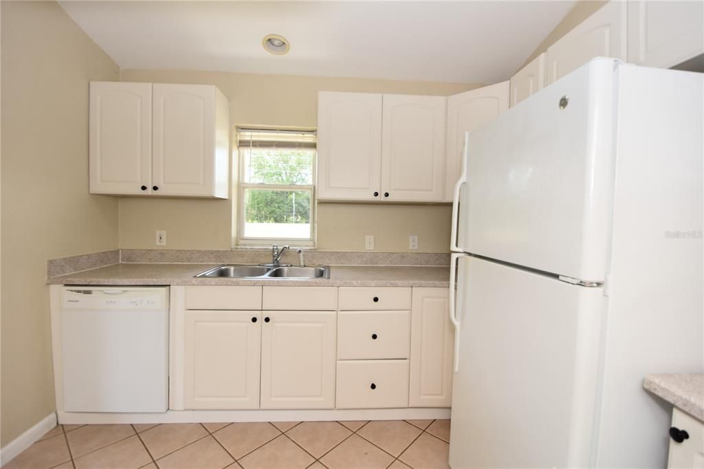 For Rent: $1,550 (2 beds, 2 baths, 1275 Square Feet)