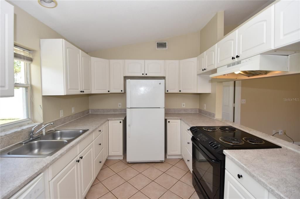 For Rent: $1,550 (2 beds, 2 baths, 1275 Square Feet)