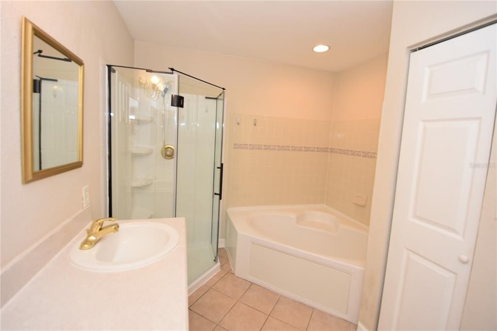 For Rent: $1,550 (2 beds, 2 baths, 1275 Square Feet)