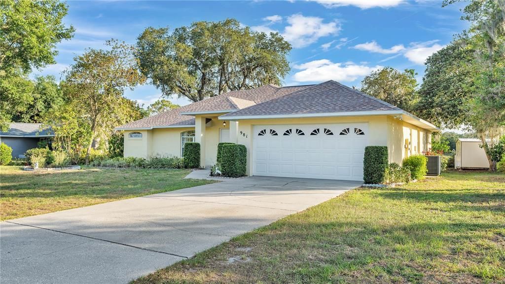 For Sale: $375,000 (3 beds, 2 baths, 1698 Square Feet)