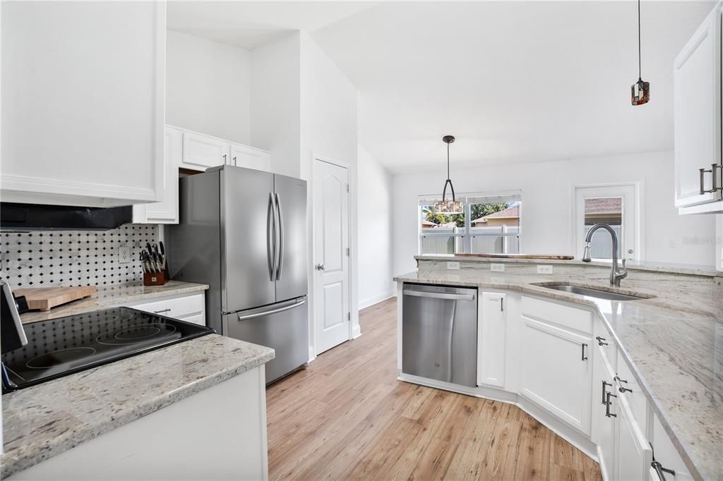 Active With Contract: $494,000 (3 beds, 2 baths, 2015 Square Feet)