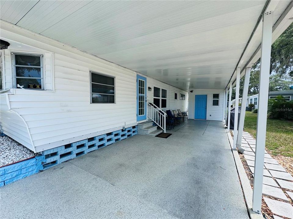 Carport, nicely coated.