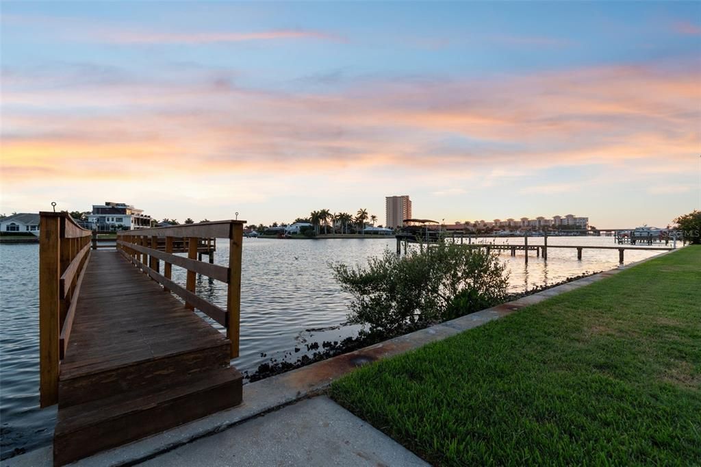 For Sale: $1,500,000 (3 beds, 2 baths, 2000 Square Feet)