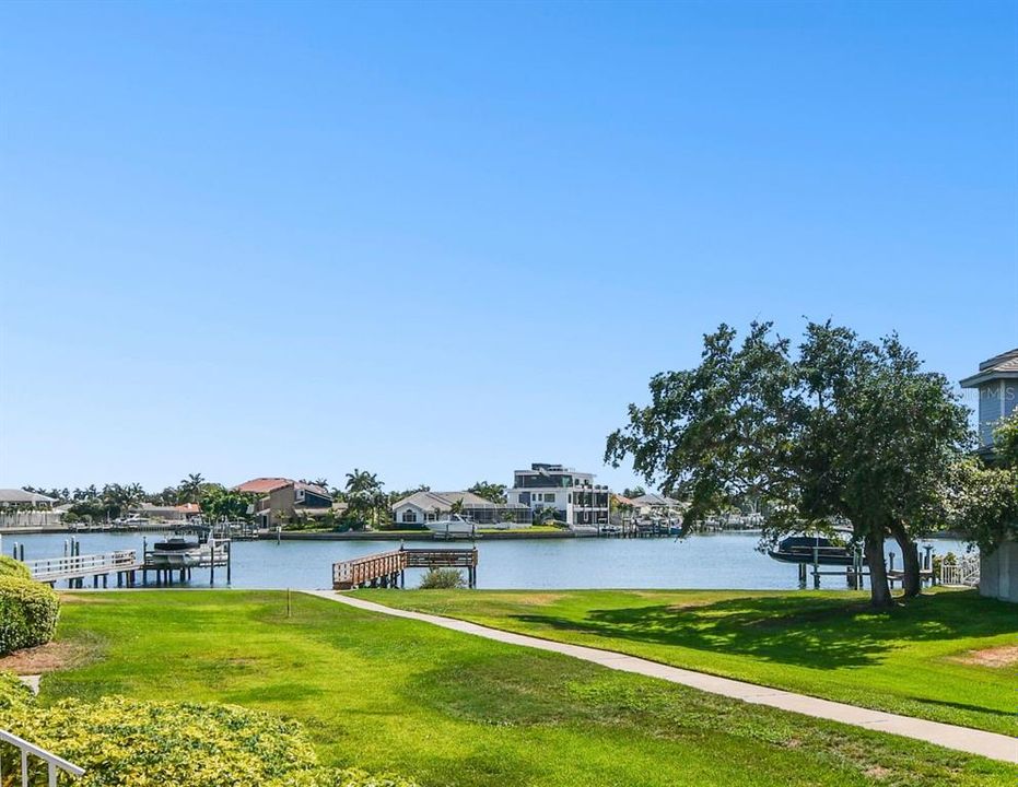 For Sale: $1,500,000 (3 beds, 2 baths, 2000 Square Feet)