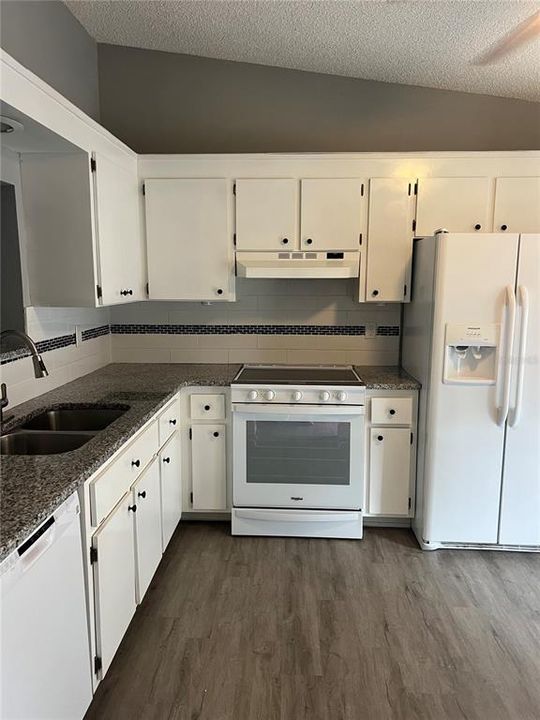 For Rent: $1,800 (2 beds, 2 baths, 1270 Square Feet)