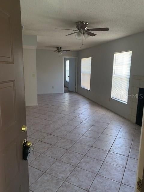 Active With Contract: $1,450 (2 beds, 2 baths, 900 Square Feet)