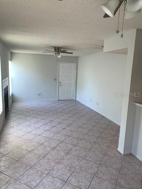 Active With Contract: $1,450 (2 beds, 2 baths, 900 Square Feet)