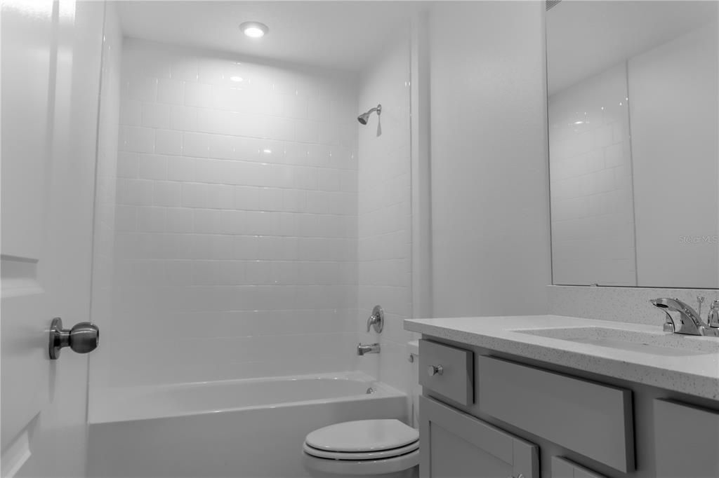 For Rent: $2,600 (3 beds, 2 baths, 1678 Square Feet)