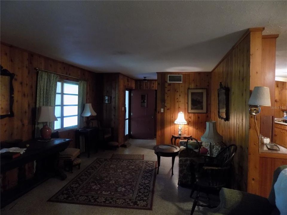 For Sale: $235,000 (2 beds, 2 baths, 1756 Square Feet)