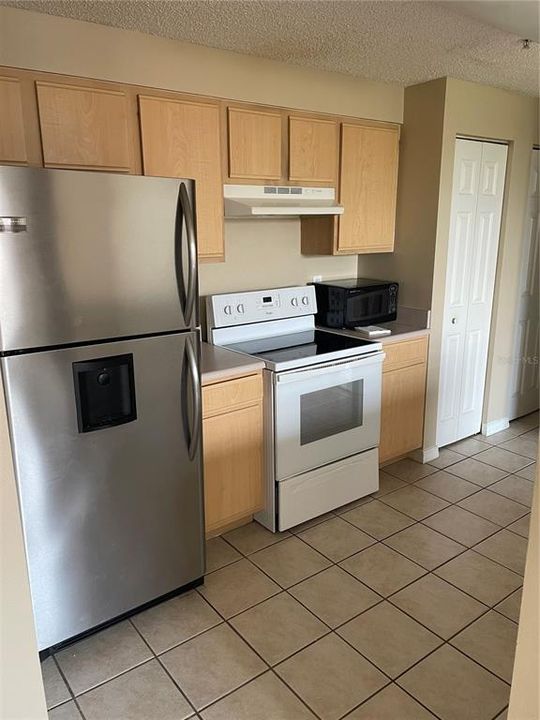 Recently Rented: $1,400 (1 beds, 1 baths, 643 Square Feet)