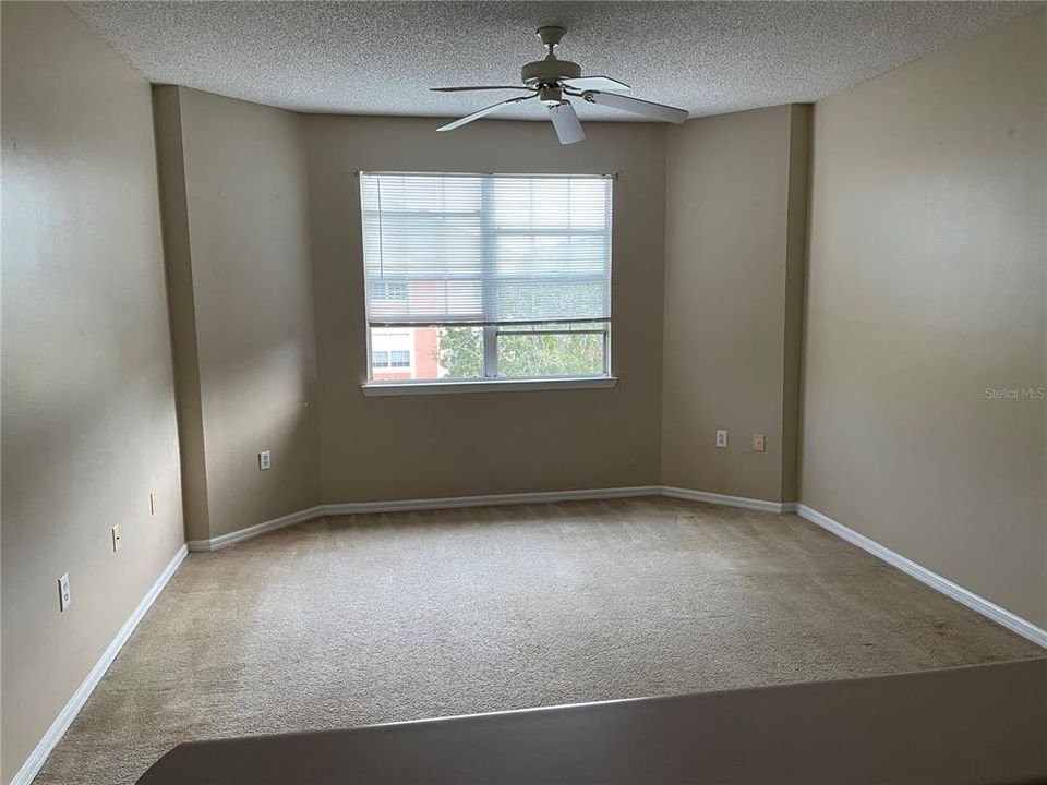 Recently Rented: $1,400 (1 beds, 1 baths, 643 Square Feet)