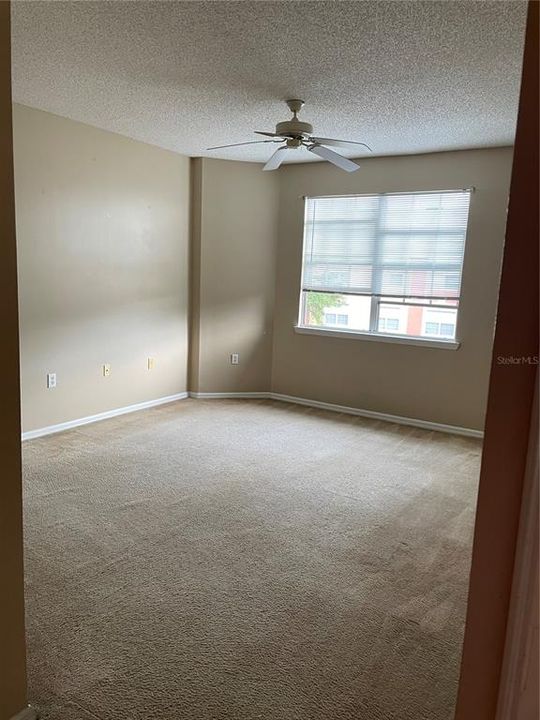 Recently Rented: $1,400 (1 beds, 1 baths, 643 Square Feet)