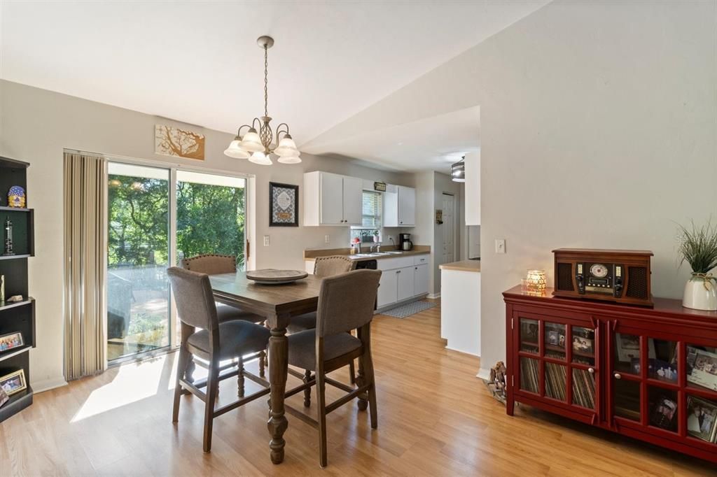 Active With Contract: $235,000 (3 beds, 2 baths, 1178 Square Feet)