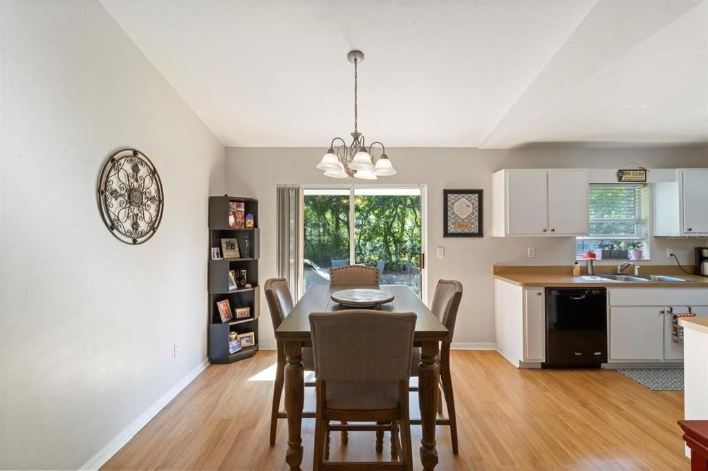 Active With Contract: $235,000 (3 beds, 2 baths, 1178 Square Feet)