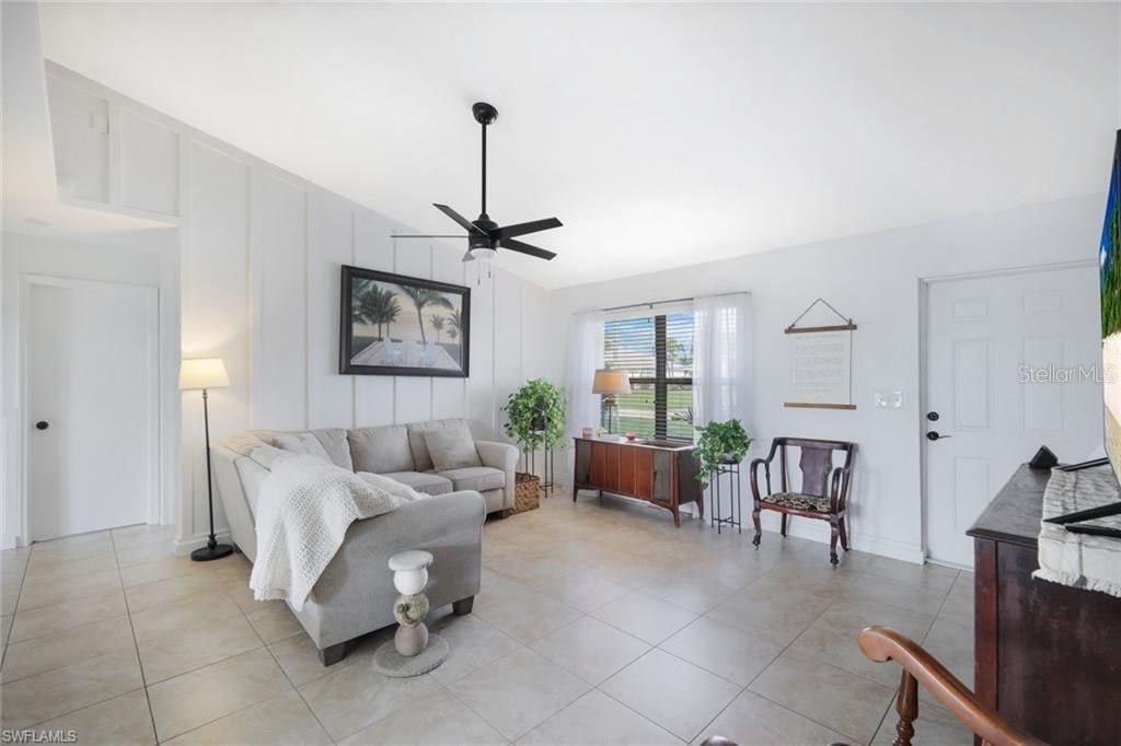 For Sale: $369,000 (2 beds, 2 baths, 1157 Square Feet)