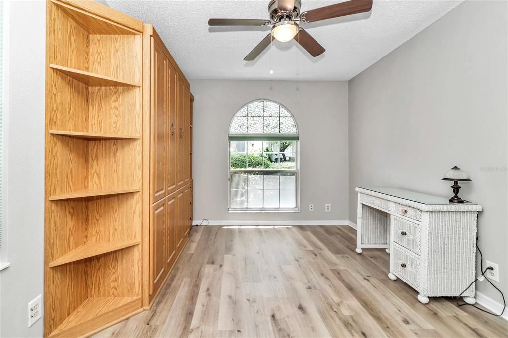 2nd Bedroom with Murphy bed