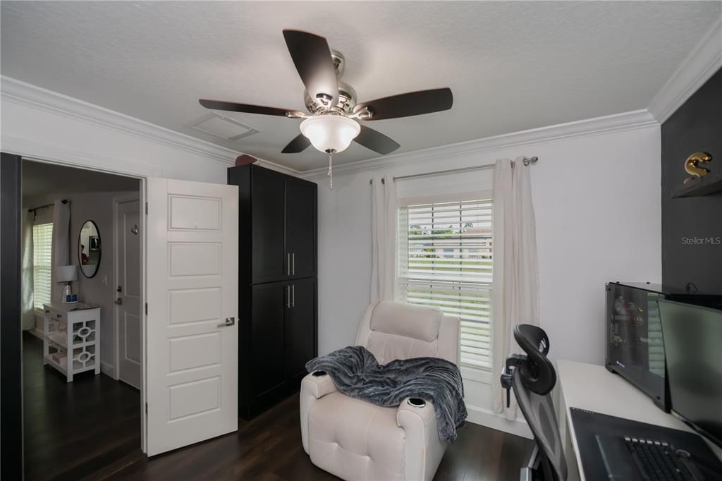 For Sale: $349,000 (3 beds, 2 baths, 1692 Square Feet)