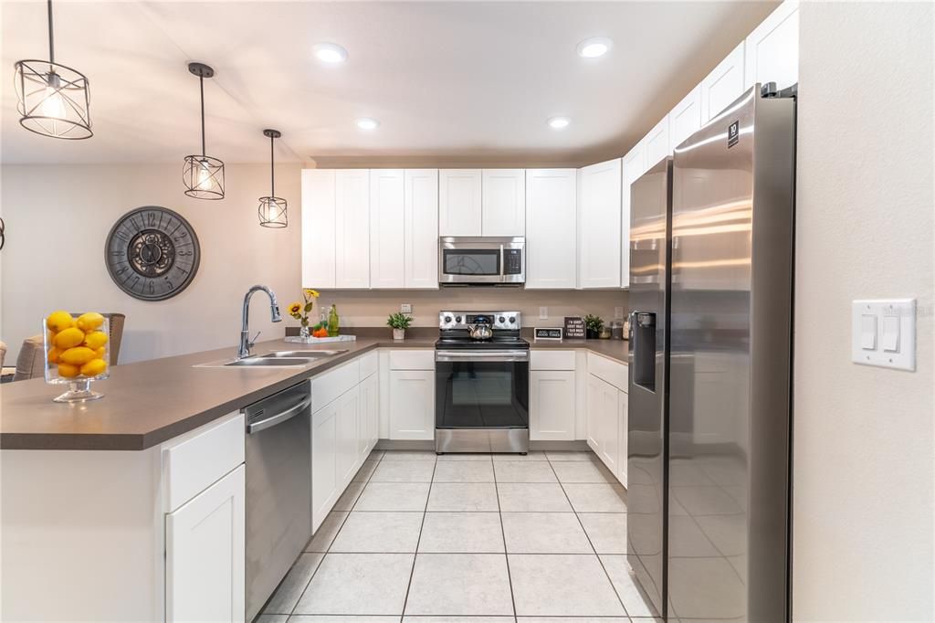 Kitchen offers stainless steel appliances