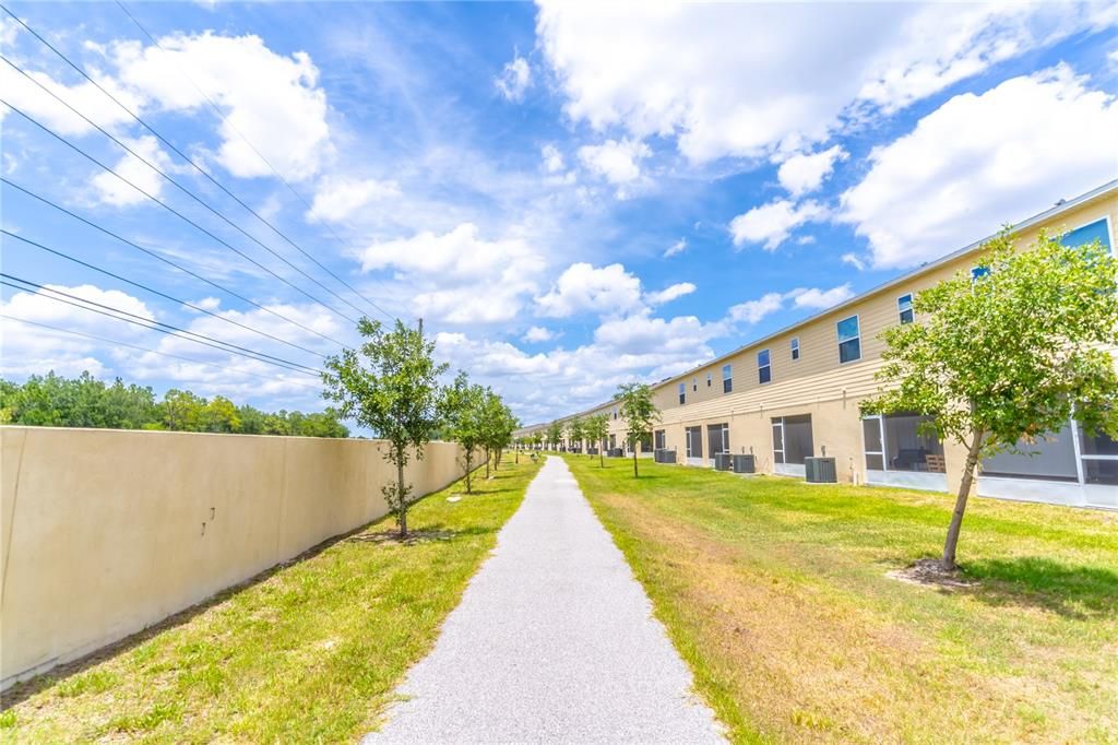 Alternate view of walking trail