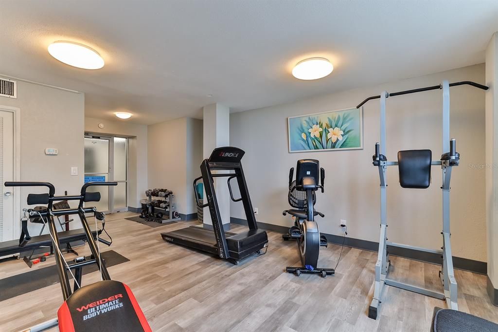 Active With Contract: $199,000 (1 beds, 1 baths, 796 Square Feet)