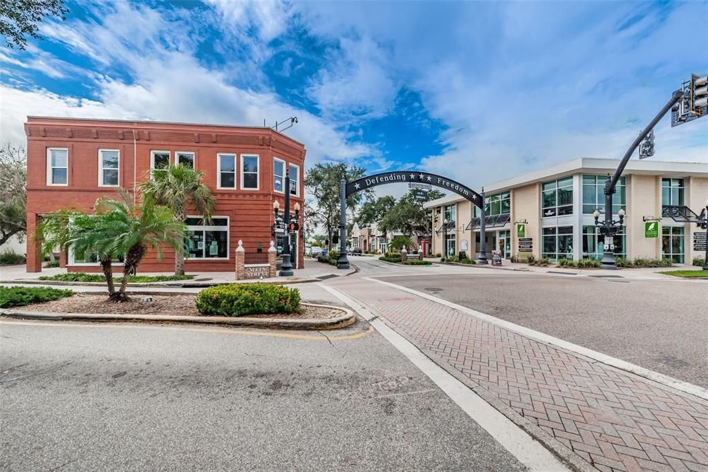 For Sale: $1,595,000 (4 beds, 3 baths, 1915 Square Feet)