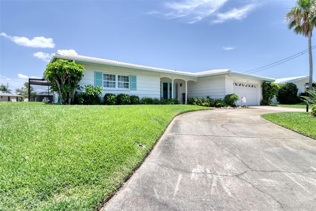 For Sale: $1,595,000 (4 beds, 3 baths, 1915 Square Feet)