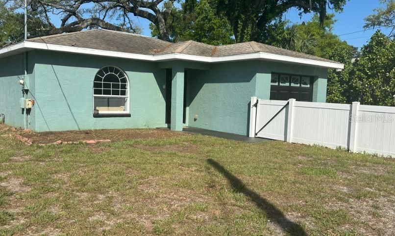 For Rent: $2,195 (3 beds, 2 baths, 1063 Square Feet)