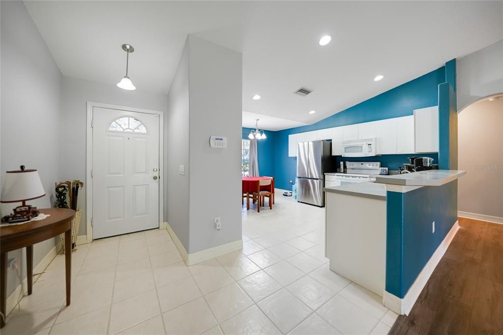 Active With Contract: $290,000 (3 beds, 2 baths, 1296 Square Feet)