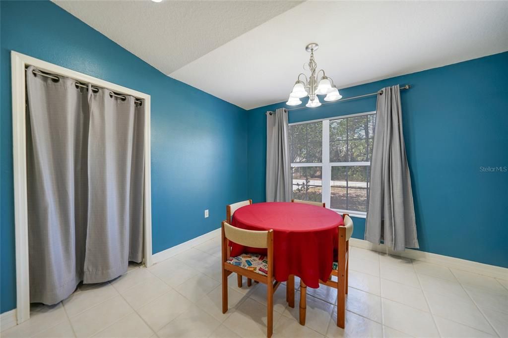 Active With Contract: $290,000 (3 beds, 2 baths, 1296 Square Feet)