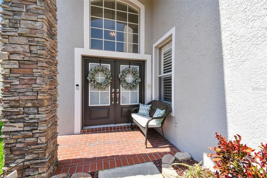 Front porch/entryway