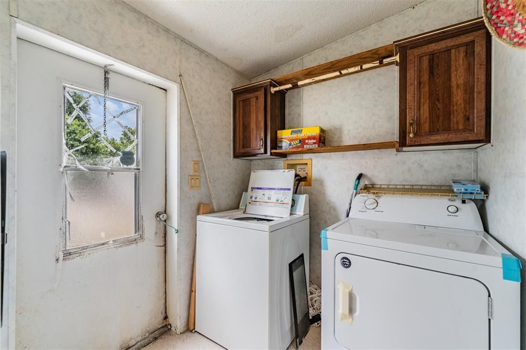 For Sale: $140,000 (3 beds, 2 baths, 1512 Square Feet)