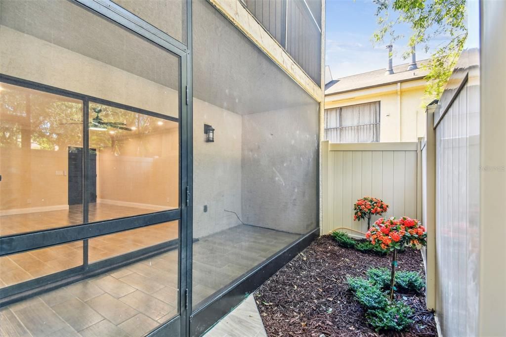 Active With Contract: $169,900 (1 beds, 1 baths, 817 Square Feet)