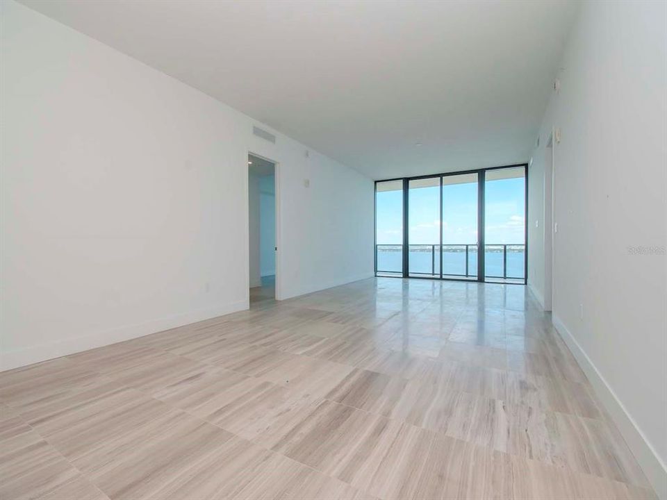 Activo con contrato: $2,499,000 (2 camas, 2 baños, 2405 Pies cuadrados)