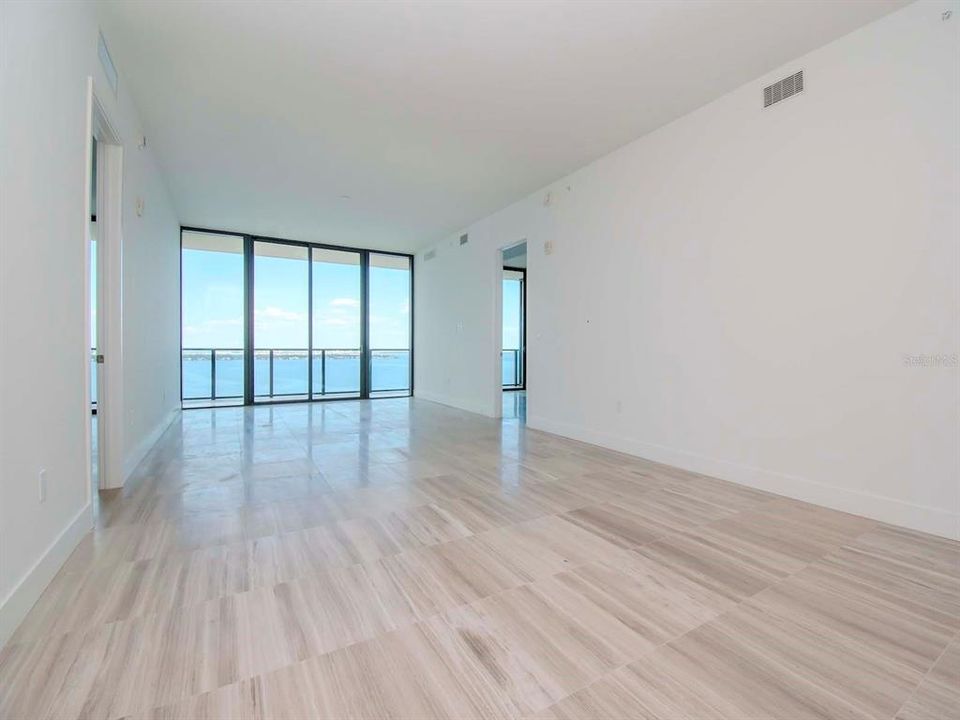 Activo con contrato: $2,499,000 (2 camas, 2 baños, 2405 Pies cuadrados)