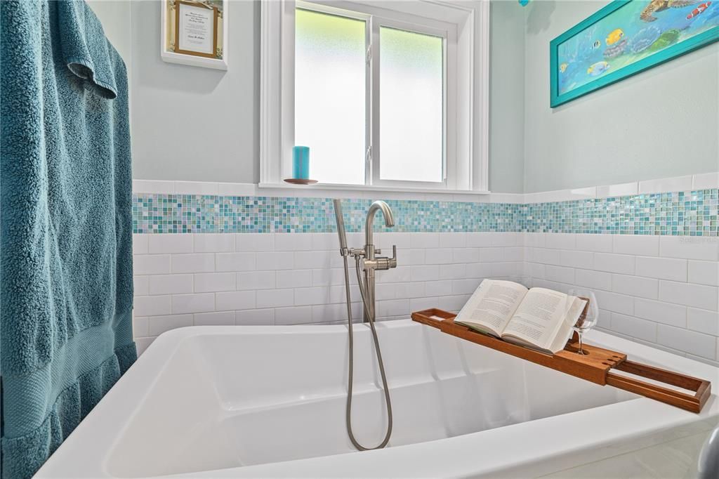 Owners Bath has a wonderful large soaking tub