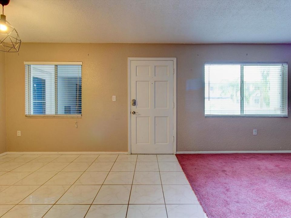 For Sale: $175,000 (2 beds, 1 baths, 915 Square Feet)