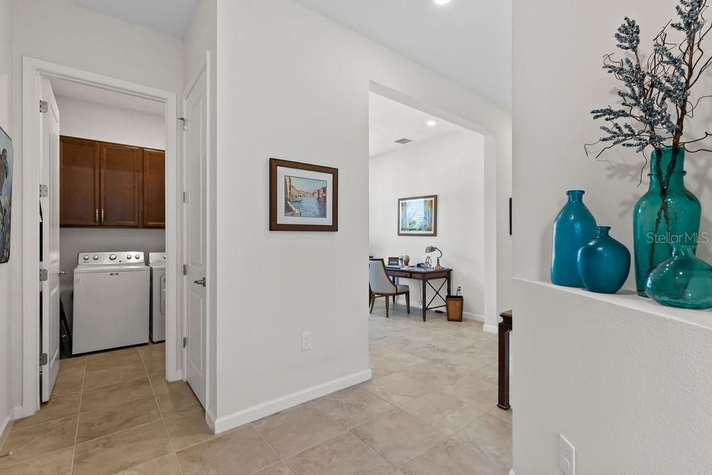 For Sale: $384,900 (2 beds, 2 baths, 1687 Square Feet)