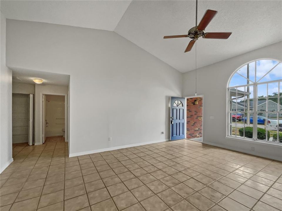 Active With Contract: $323,000 (3 beds, 2 baths, 1340 Square Feet)