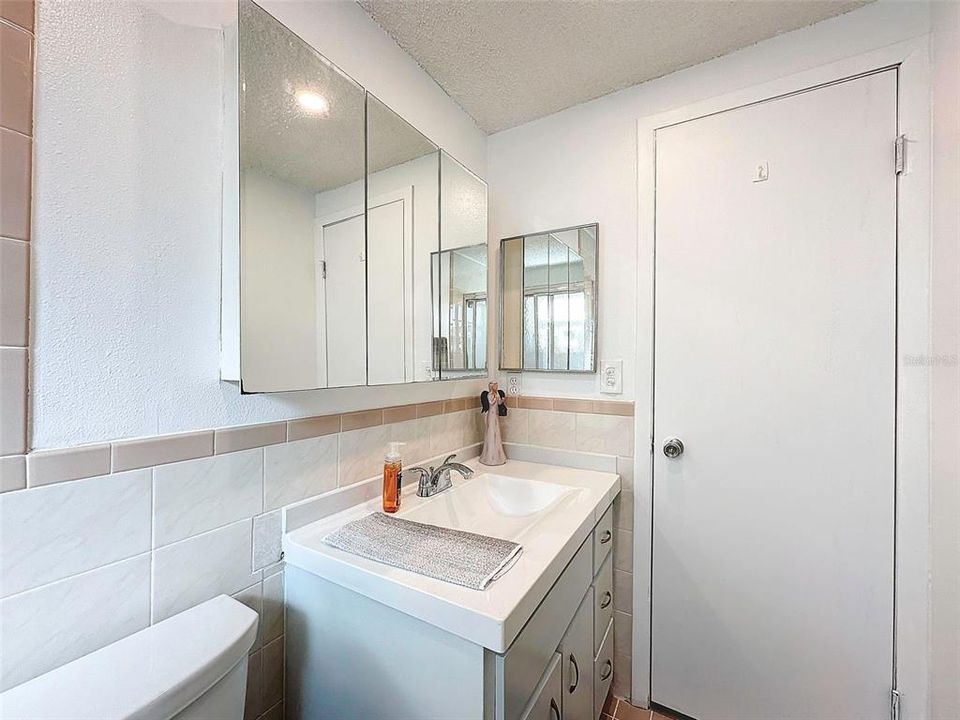 For Sale: $289,900 (2 beds, 2 baths, 1342 Square Feet)