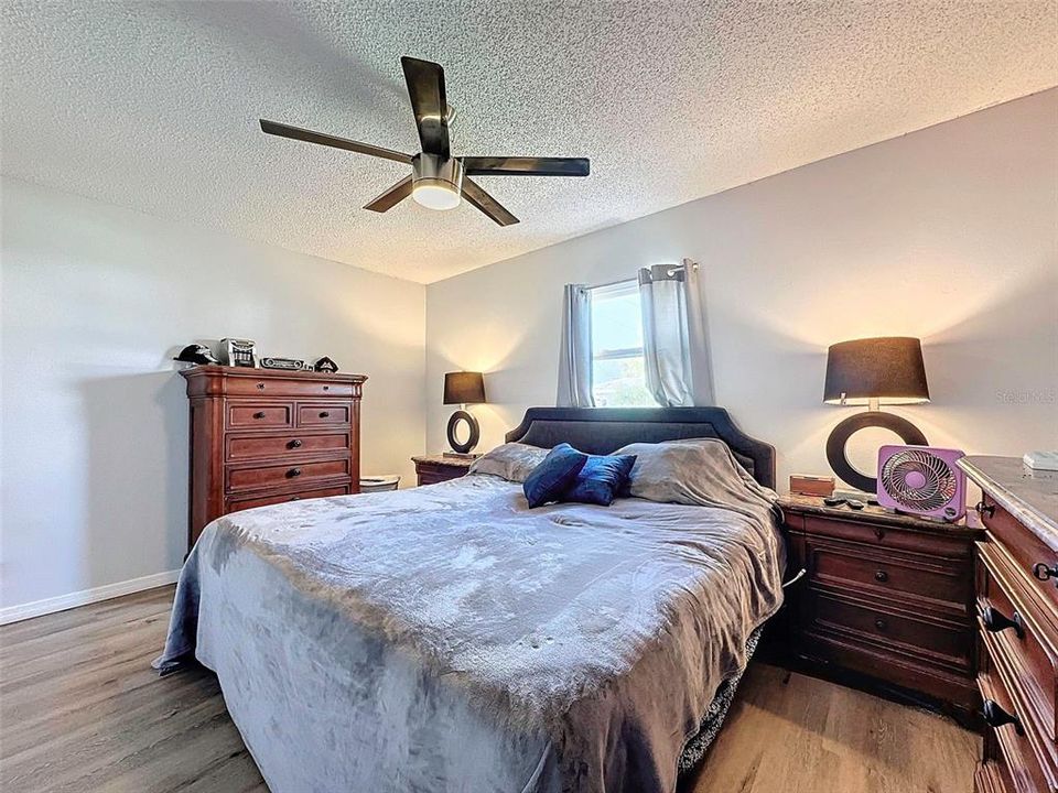 For Sale: $289,900 (2 beds, 2 baths, 1342 Square Feet)